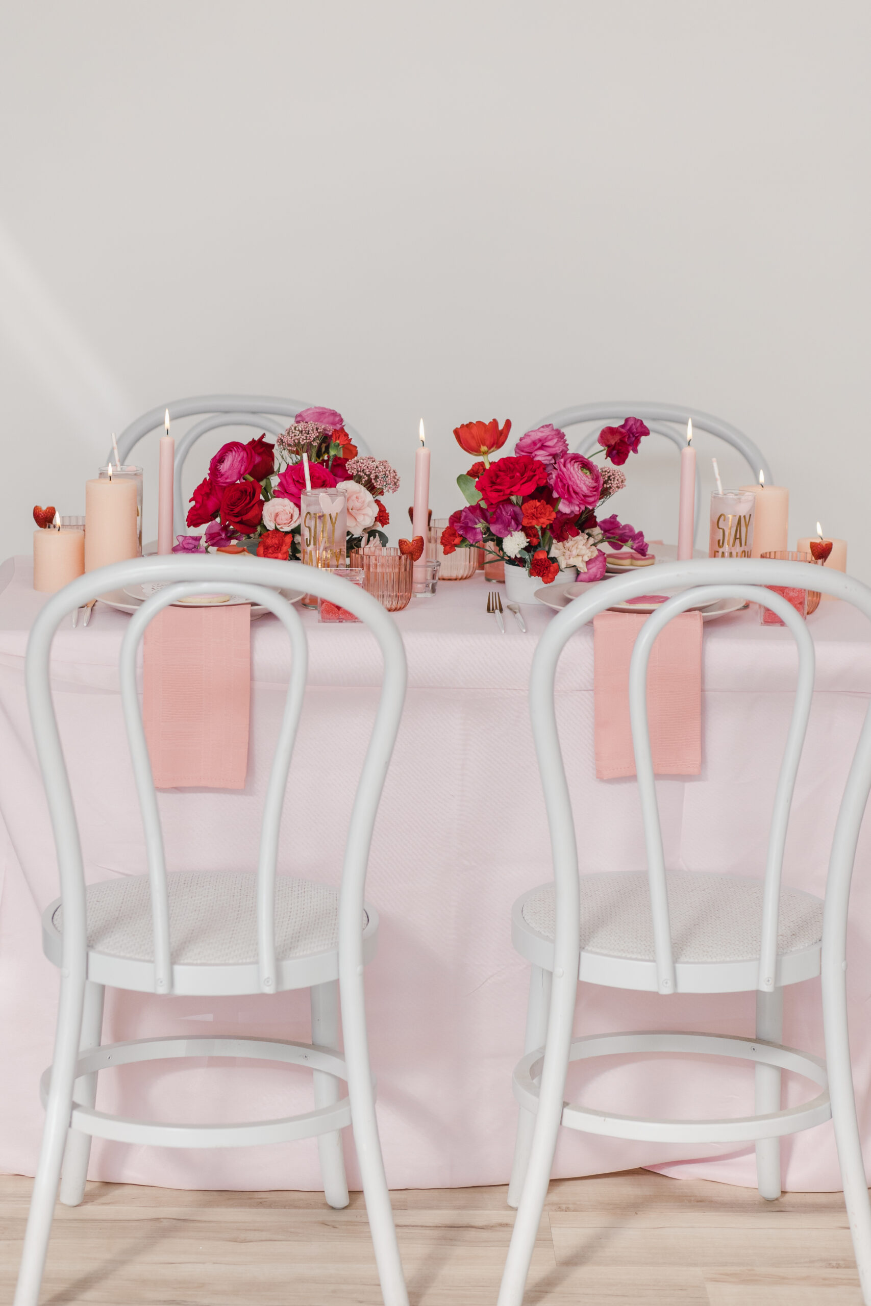 Image of white bentwood chair rentals