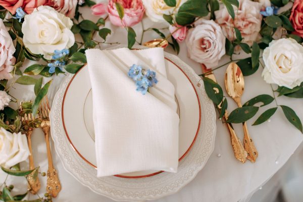 image of place setting with annabelle lace edge charger
