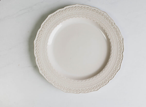 Image of Lace plate rental