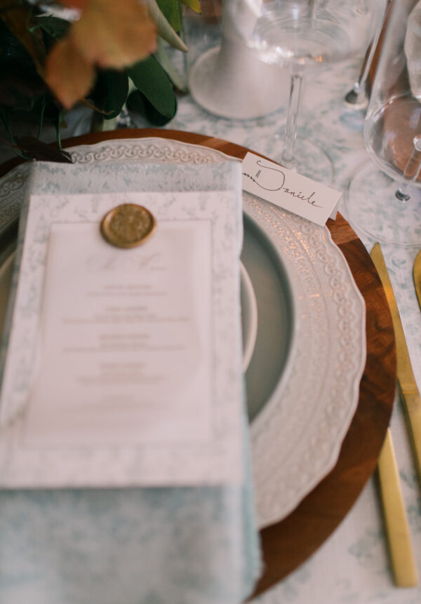 Annabelle cream lace dinner plate