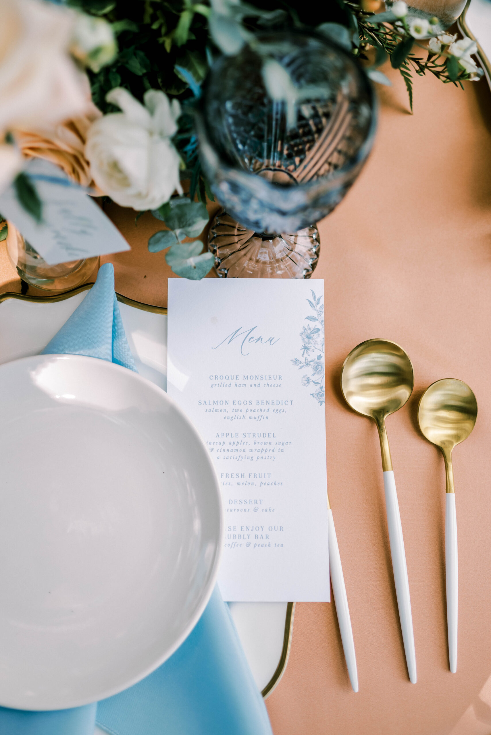 Image of Daphne Gold and White Flatware