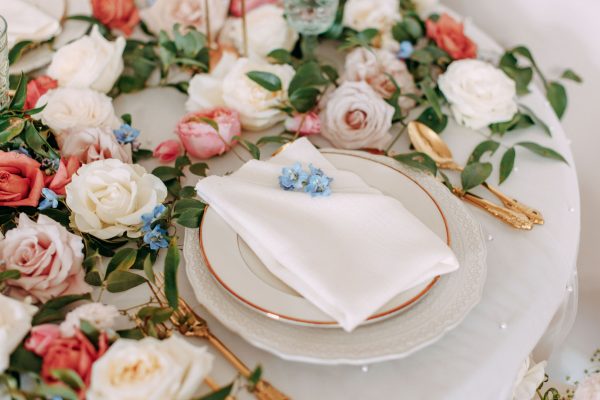 image of place setting with gold rim dinner plate rental