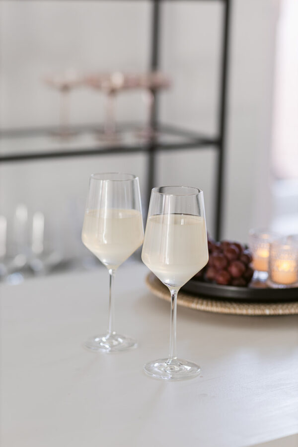 Image of fulton wine glasses staged with wine