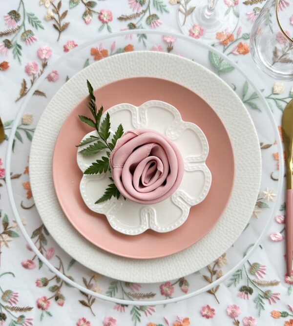 Image of Flora dinnerware rental pacakge