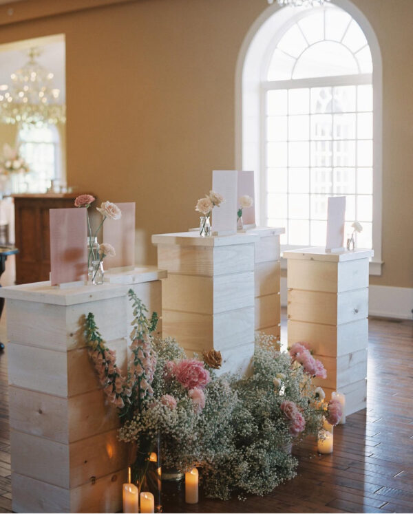 image of wood pillar display set